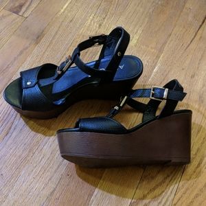 Aldo t-strap platform sandals